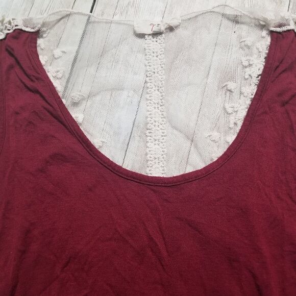 Nabee sleeveless blouse with sheer design - Picture 2 of 5